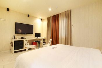 STAY GONGDAM 2*