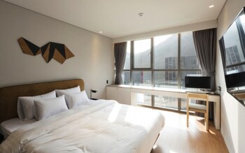Hound Hotel Changwon - Jinhae Yongwon 3*