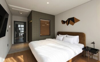 Hound Hotel Changwon - Jinhae Yongwon 3*