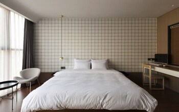 Hound Hotel Changwon - Jinhae Yongwon 3*