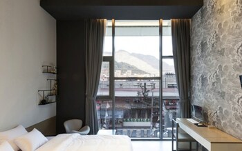 Hound Hotel Changwon - Jinhae Yongwon 3*