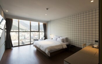 Hound Hotel Changwon - Jinhae Yongwon 3*