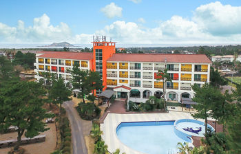 Whinstone Hotel and Resort 3*