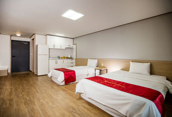 Whinstone Hotel and Resort 3*