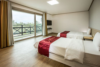 Whinstone Hotel and Resort 3*