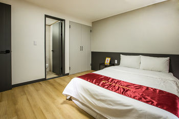 Whinstone Hotel and Resort 3*