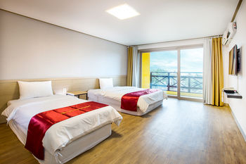 Whinstone Hotel and Resort 3*