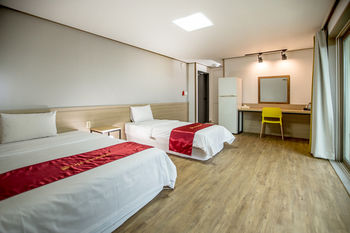 Whinstone Hotel and Resort 3*