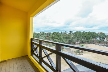 Whinstone Hotel and Resort 3*