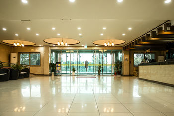 Whinstone Hotel and Resort 3*