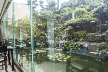 Whinstone Hotel and Resort 3*