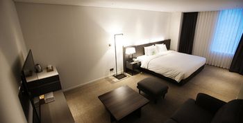 Sky View Hotel 3*
