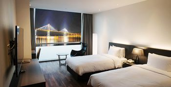 Sky View Hotel 3*
