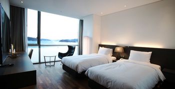 Sky View Hotel 3*