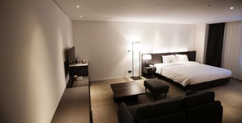 Sky View Hotel 3*