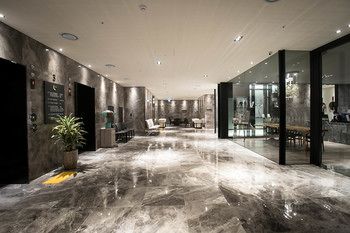 Sky View Hotel 3*