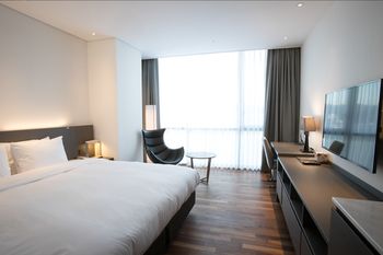 Sky View Hotel 3*