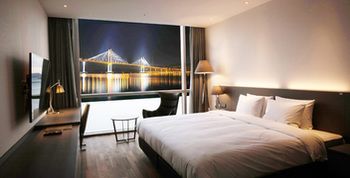 Sky View Hotel 3*