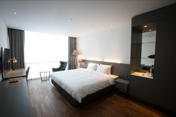 Sky View Hotel 3*