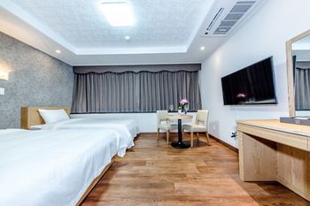 Leslie Hotel 2*