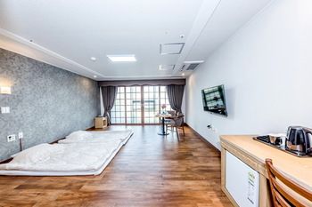 Leslie Hotel 2*