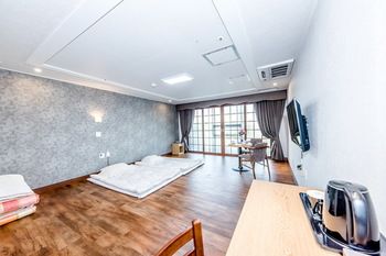 Leslie Hotel 2*
