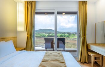 Thira Hotel 2*