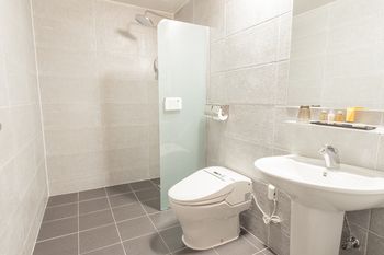 R&B Business Hotel 3*