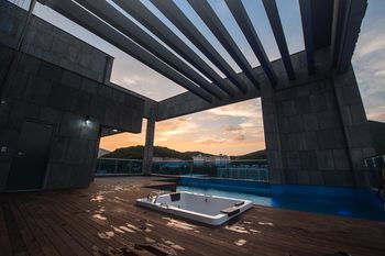 R&B Business Hotel 3*