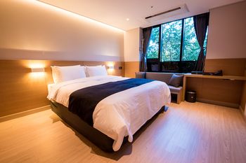 R&B Business Hotel 3*