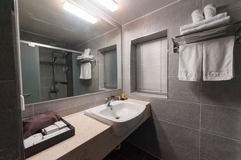 R&B Business Hotel 3*