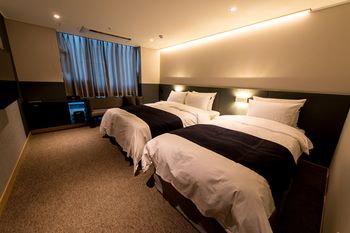 R&B Business Hotel 3*