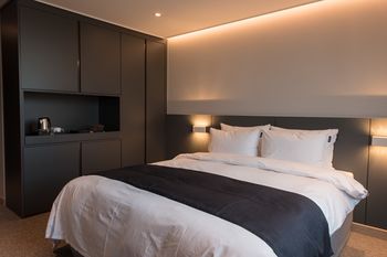 R&B Business Hotel 3*