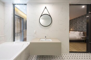 Guseo Browndot Hotel 3*