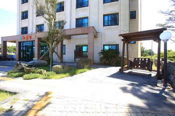 Hae Hotel Jeju 2*