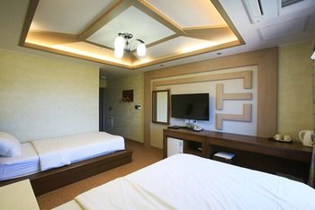 Hae Hotel Jeju 2*