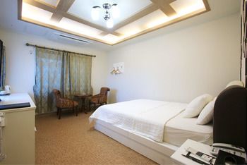 Hae Hotel Jeju 2*