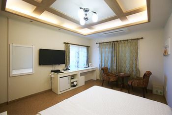 Hae Hotel Jeju 2*