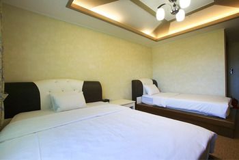 Hae Hotel Jeju 2*