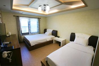 Hae Hotel Jeju 2*