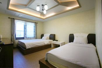 Hae Hotel Jeju 2*