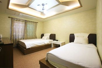 Hae Hotel Jeju 2*