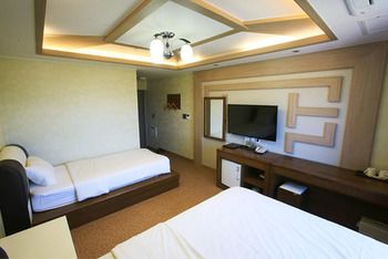 Hae Hotel Jeju 2*