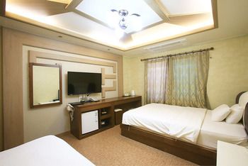 Hae Hotel Jeju 2*