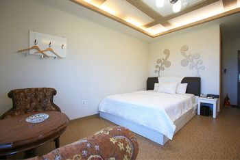 Hae Hotel Jeju 2*
