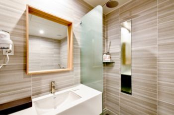 BLANC Business Hotel 2*