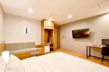 BLANC Business Hotel 2*