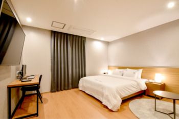 BLANC Business Hotel 2*