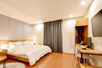 BLANC Business Hotel 2*