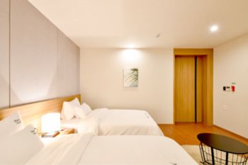 BLANC Business Hotel 2*